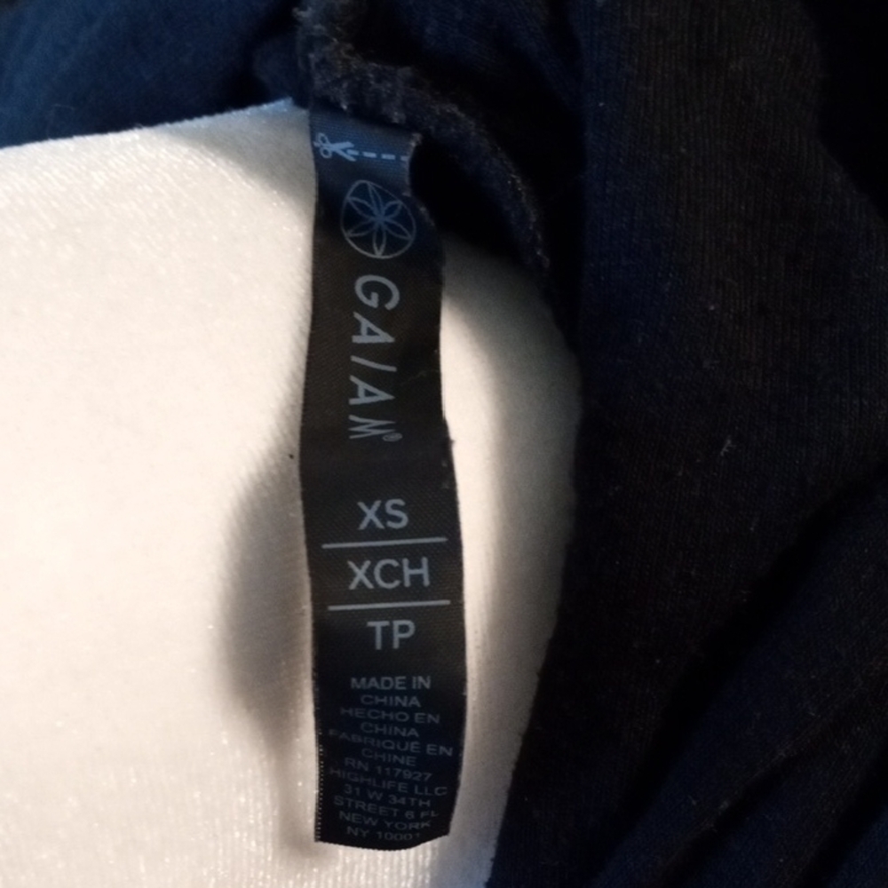 GAIAM Black Divine Wrap cardigan sweater - Picture 3 of 5